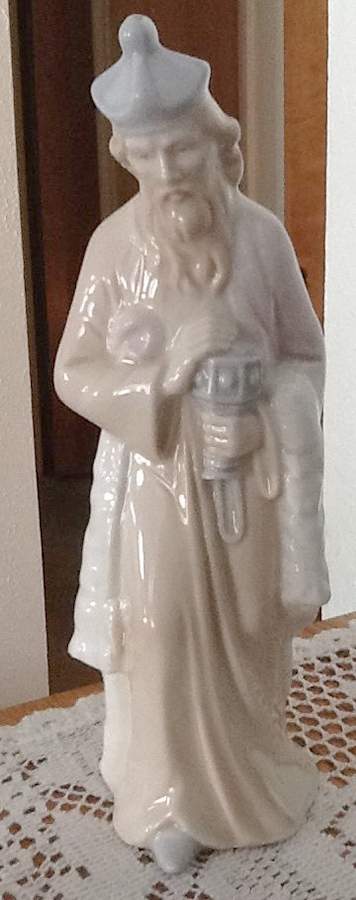 Valencia Nativity #2 King Standing - No Box by Roman-1