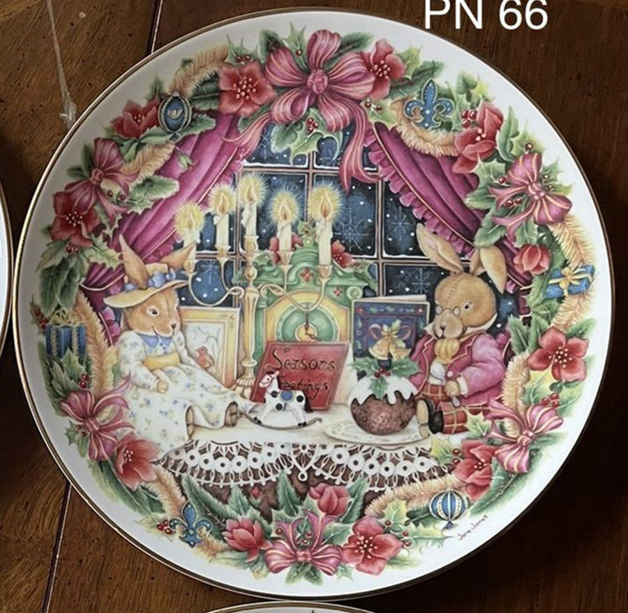 Jane Jones Christmas Plate Season's Greetings - Wtih Box Bx1995 by Royal Doulton-1