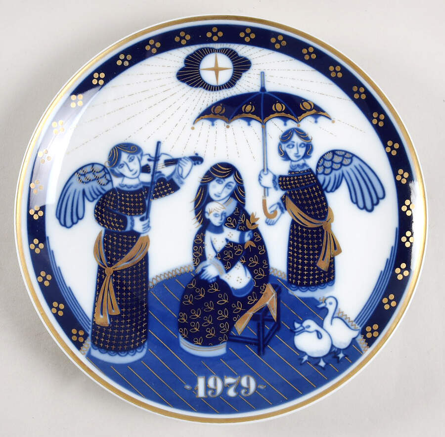 Santa Clara Christmas Plate Madonna & Angels - No Box by Santa Clara-1