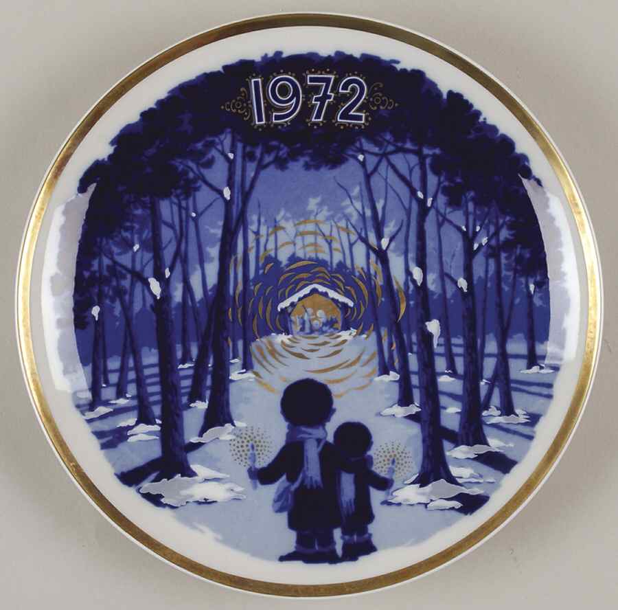 Santa Clara Christmas Plate Children On Woods Path - No Box by Santa Clara-1