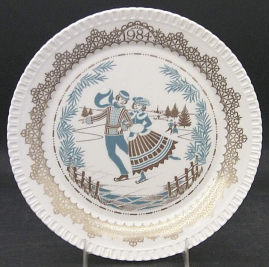 Christmas Pastimes Skating - No Box by Spode-1