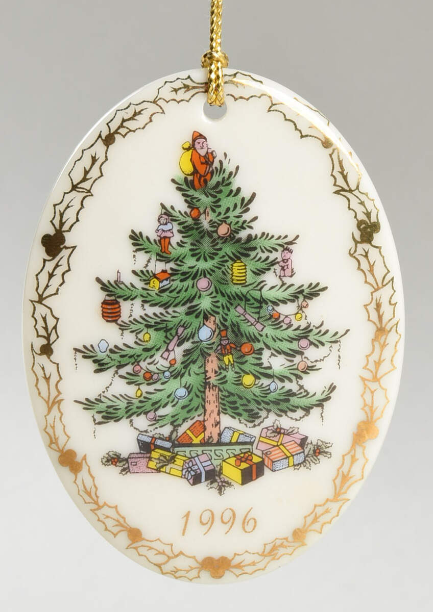 Annual Christmas Tree Ornament 1996-Holly Leaves - With Box by Spode-1