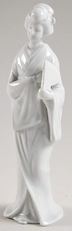 Shafford Figurines Geisha Holding Folding Fan - No Box by Shafford-1