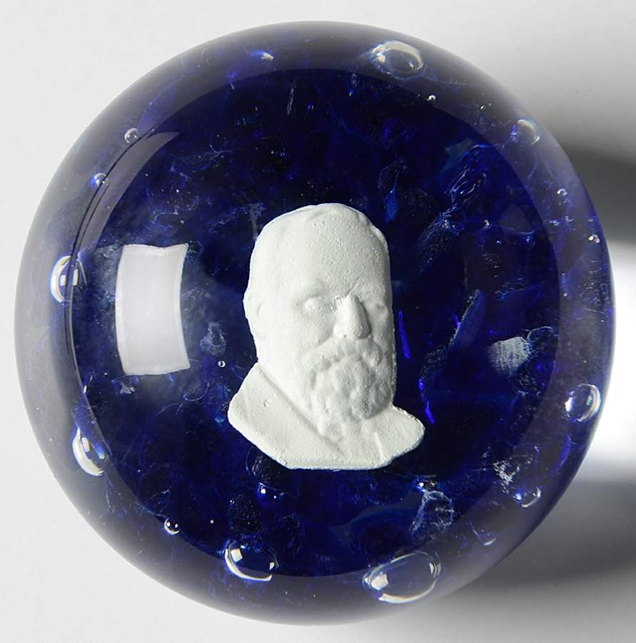 Paperweight Garfield-Assassinated President - No Box by St. Clair Crystal-1
