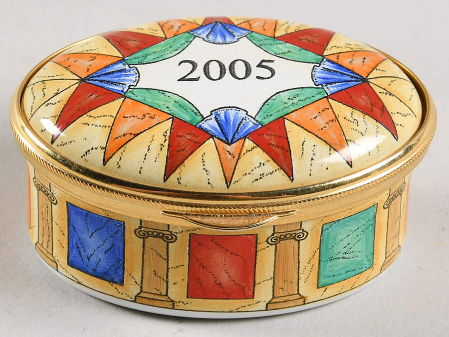 A Year To Remember 2005-Orange & Red Triangles - No Box Nb2005 by Staffordshire Enamels-1