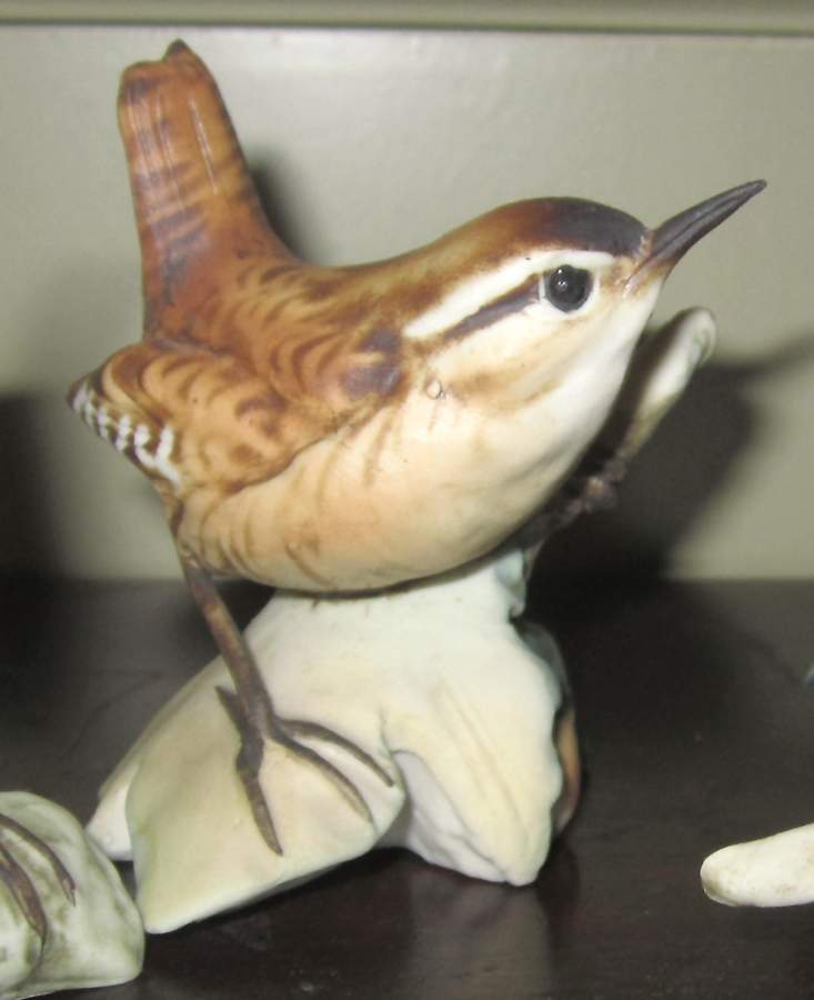 Tay Figurine Wren On Leaf - No Box by Tay Porcelain-1