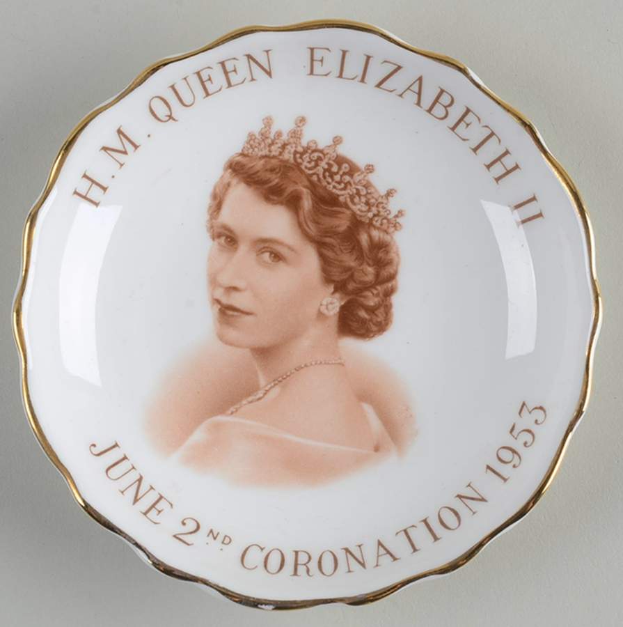 Tuscan Royalty Giftware Elizabeth Ii  Coronation Dish - No Box by Tuscan - Royal Tuscan-1