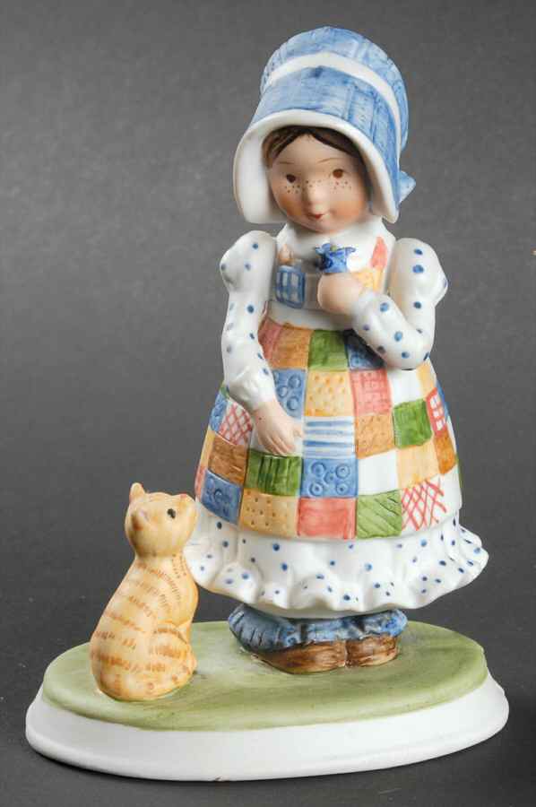 Holly Hobbie-Figurine Blue Girl With Cat - No Box by World Wide Art-1
