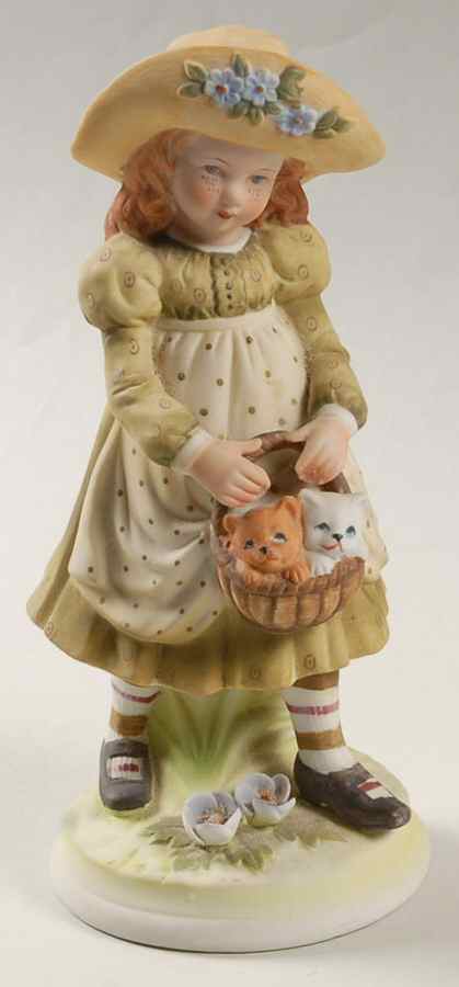 Holly Hobbie-Figurine Girl With Kittens - No Box by World Wide Art-1