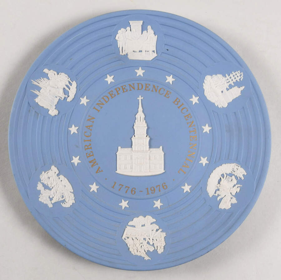 Bicentennial Plate Independence Hall - Boxed by Wedgwood-1