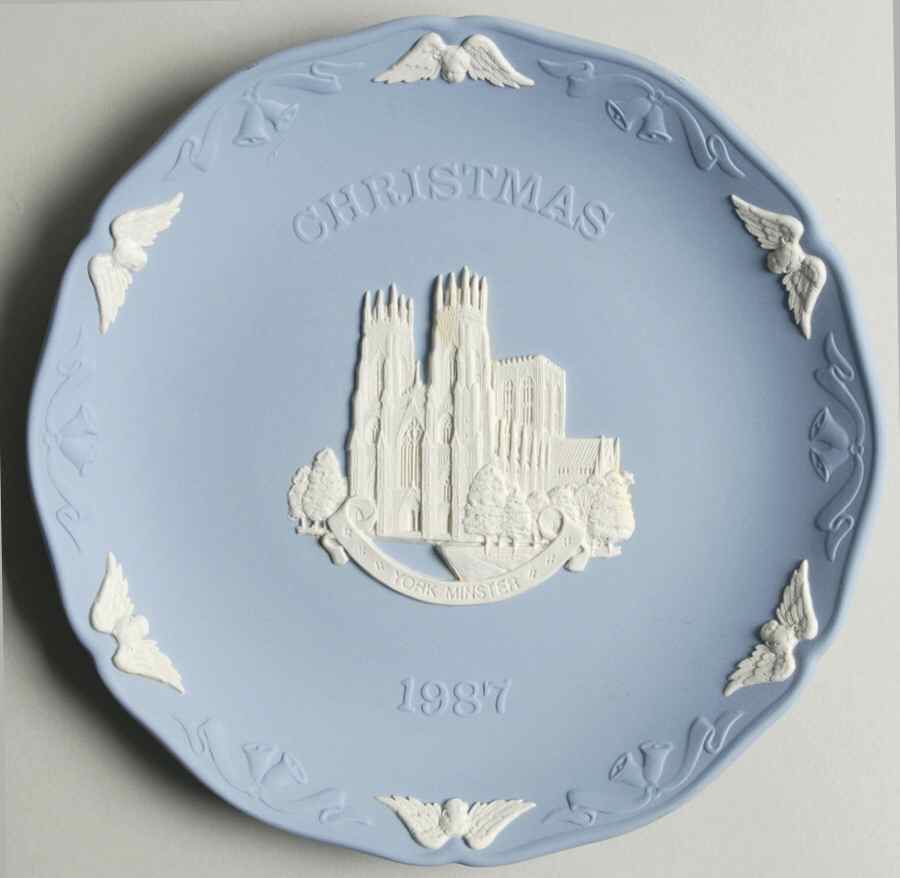 Cathedrals-Christmas Plates York Minster Cathedral - Boxed by Wedgwood-1