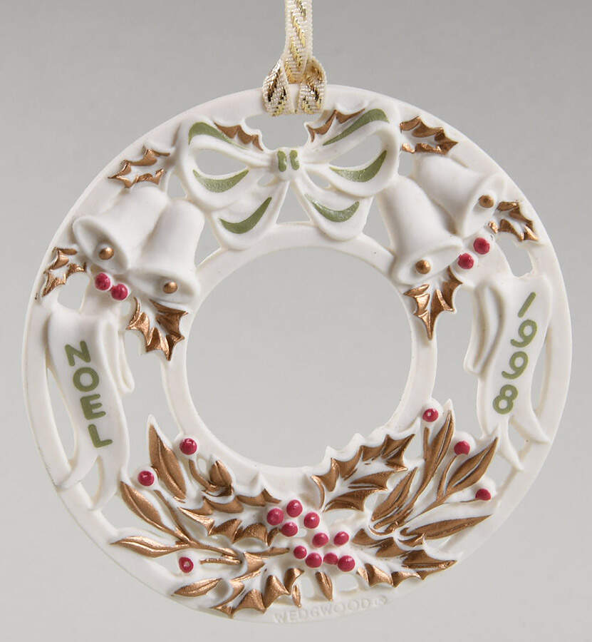 Noel Wreath 1998 - Boxed by Wedgwood-1