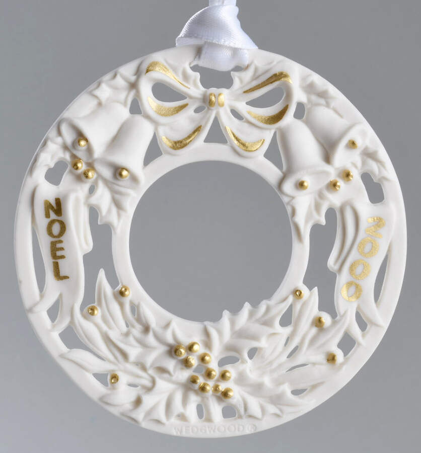 Noel Wreath 2000 - No Box by Wedgwood-1