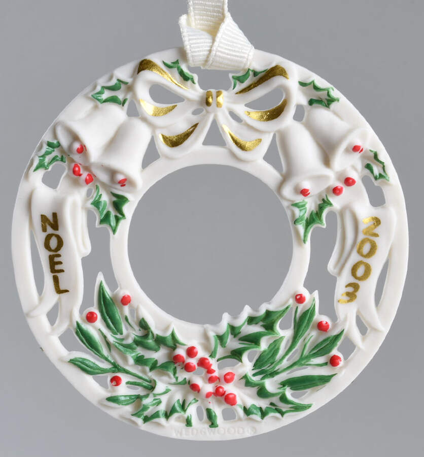 Noel Wreath 2003 - Boxed by Wedgwood-1