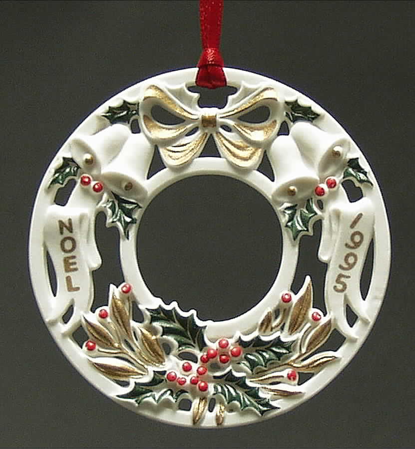 Noel Wreath 1995 - No Box by Wedgwood-1