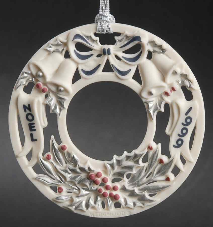 Noel Wreath 1999 - Boxed by Wedgwood-1