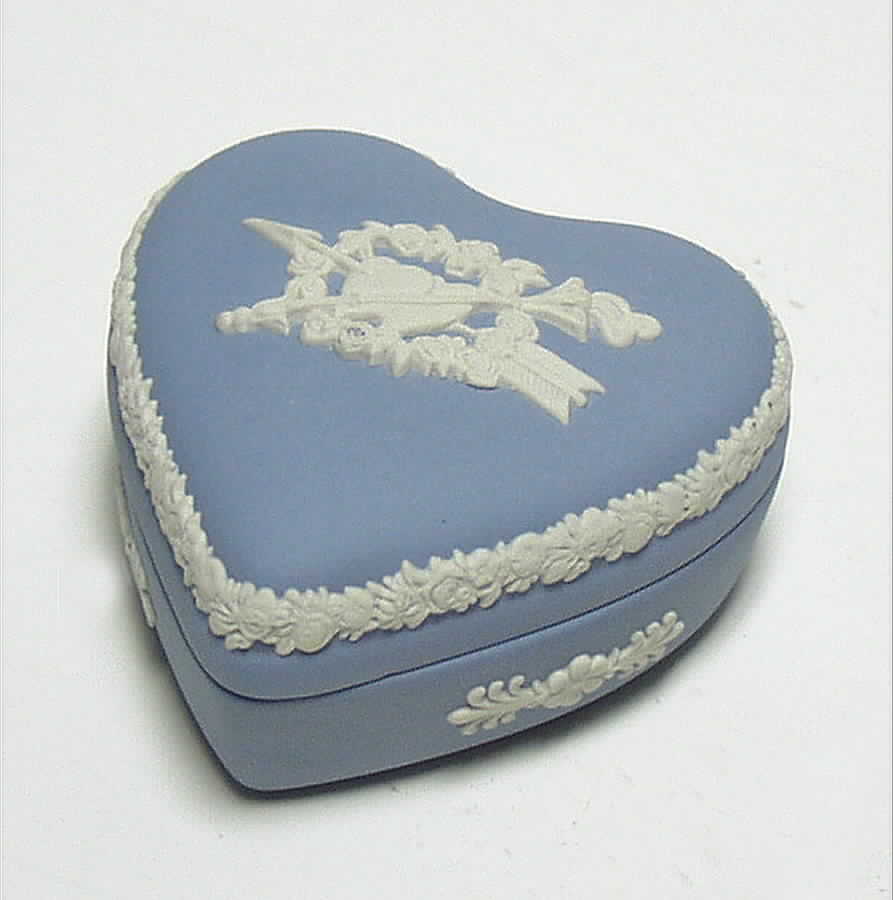 Couples Celebration Annual Heart-Box Lavender Blue-Celebrating - W-2 3/4 - Boxed by Wedgwood-1
