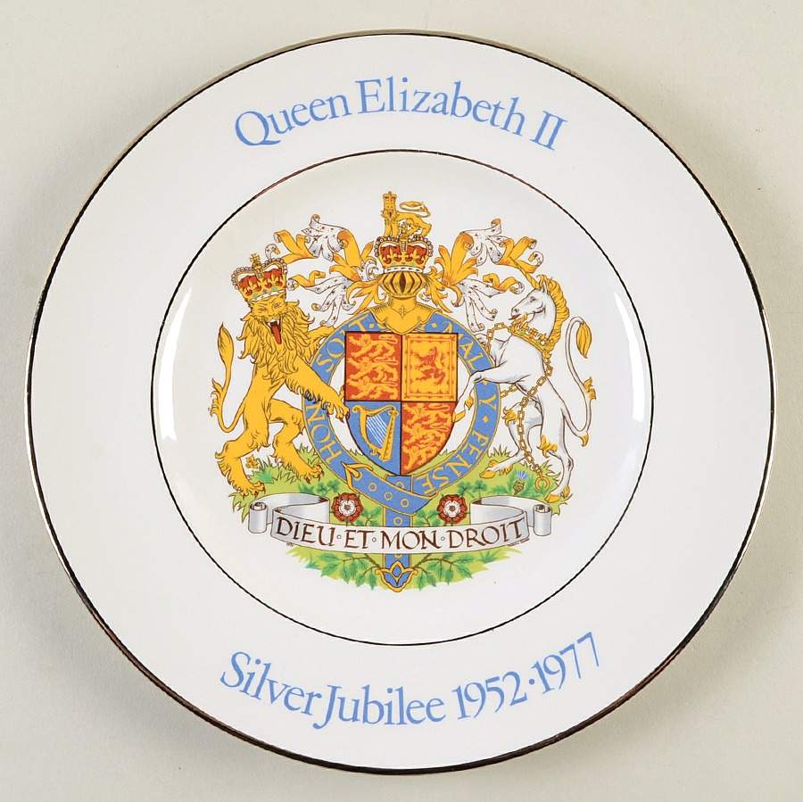 Wood & Sons Royalty Giftware Elizabeth Ii-Silver Jubilee Plate - No Box by Wood & Sons-1