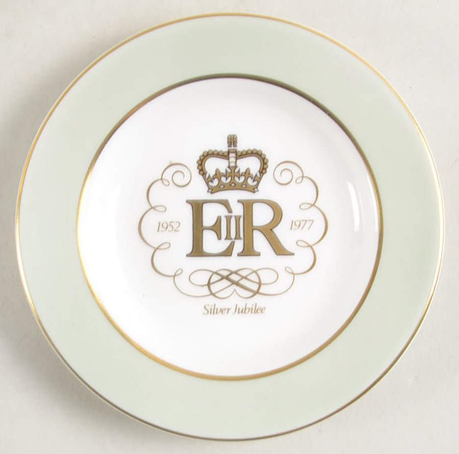 Wedgwood Royal Commemorative Giftware Elizabeth Ii Silver Jubilee Coaster - No Box by Wedgwood-1