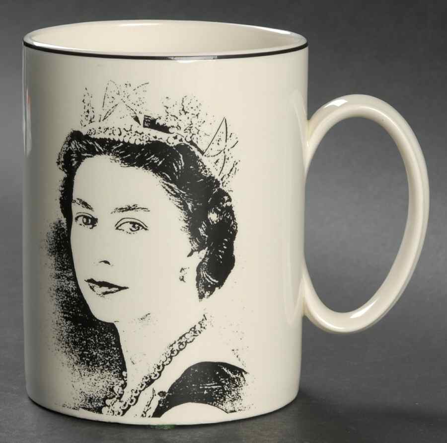 Wedgwood Royal Commemorative Giftware Elizabeth Ii-Silver Jubilee Mug - Boxed by Wedgwood-1