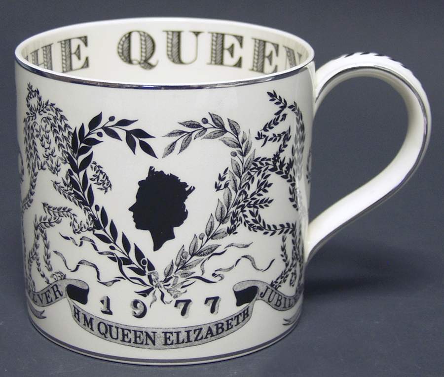 Wedgwood Royal Commemorative Giftware Elizabeth Ii-Silver Jubilee Mug - Boxed by Wedgwood-1