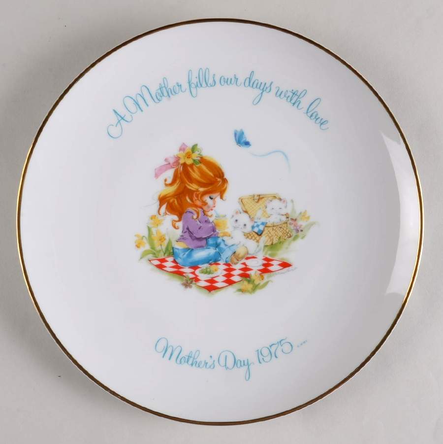 Gigi Mother's Day Plate A Mother Fills Our Days - No Box by World Wide Art-1