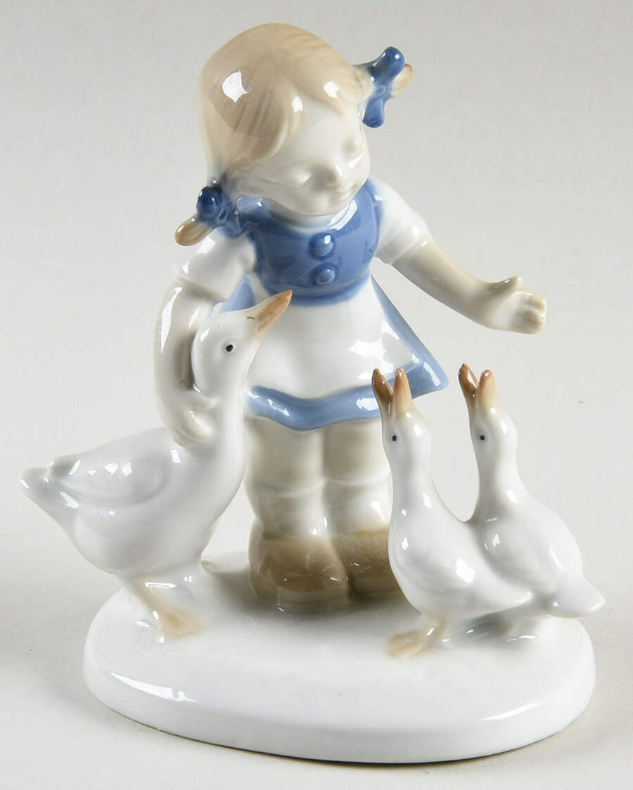 Wagner & Apel Figurines Girl With Geese - No Box by Wagner & Apel-1