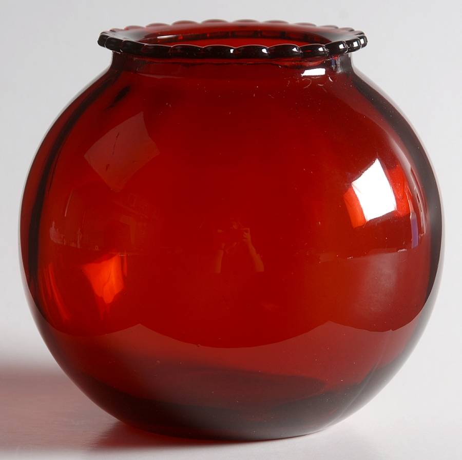 Royal Ruby Ivy Ball Vase by Anchor Hocking-1