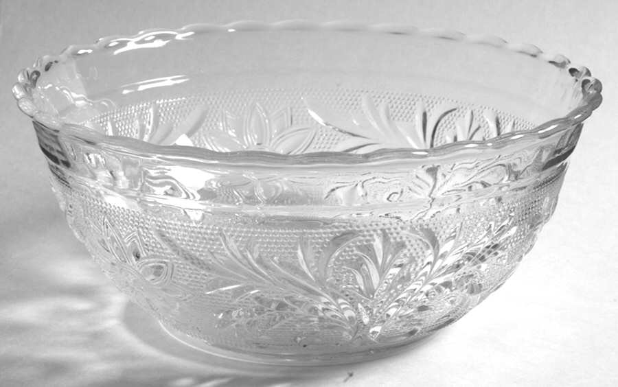 Sandwich Clear 8" Scalloped Bowl by Anchor Hocking-1