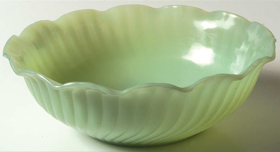 Swirl Jade Ite Shell 7" Scalloped Bowl by Anchor Hocking-1