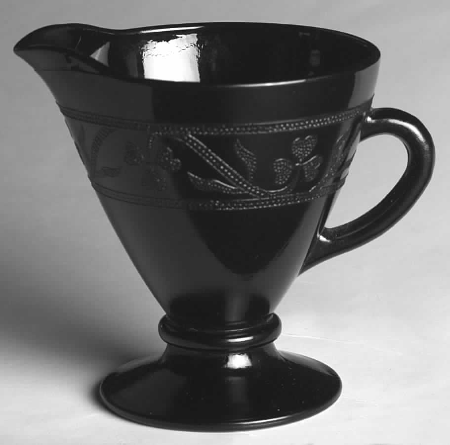 Cloverleaf Black Footed Creamer by Hazel-Atlas-1