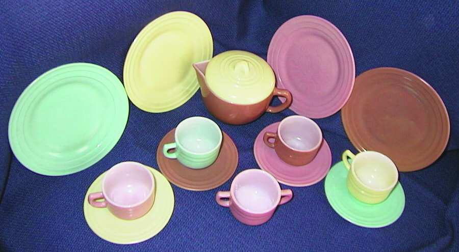 Moderntone Little Hostess Light Green Child's Open Sugar by Hazel-Atlas-1