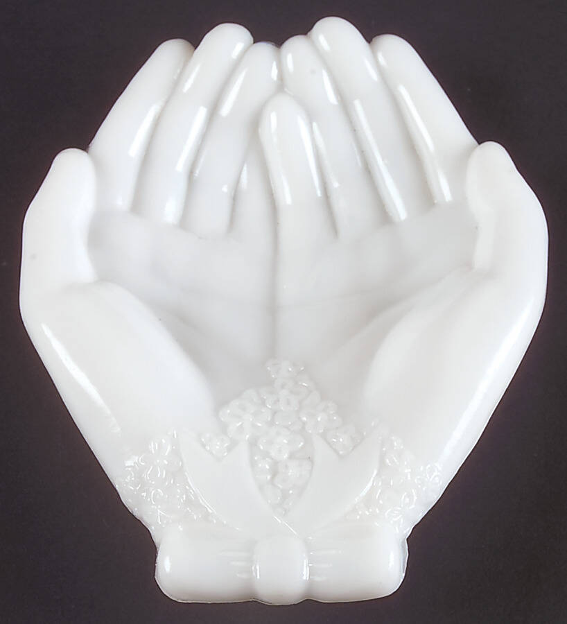 Animals & Figurines Victoria Hands by Avon-1
