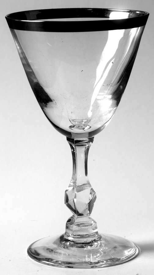BFC6 Wine Glass by Blefeld-1