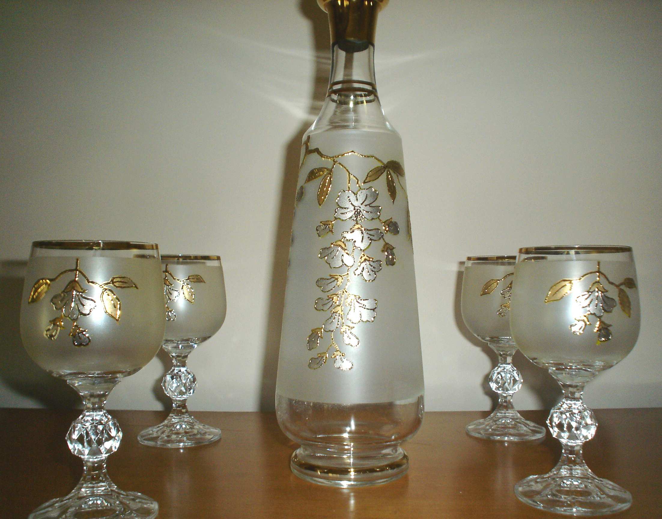 BOC122 Decanter & Stopper by Bohemia Crystal-1