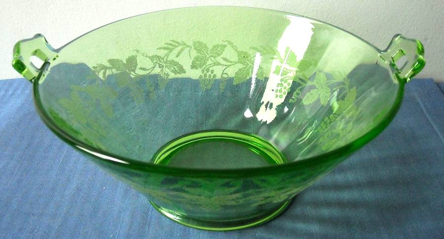 Decoration 26 Green (Nu-Green) 8" Handled Bowl by Bartlett Collins-1