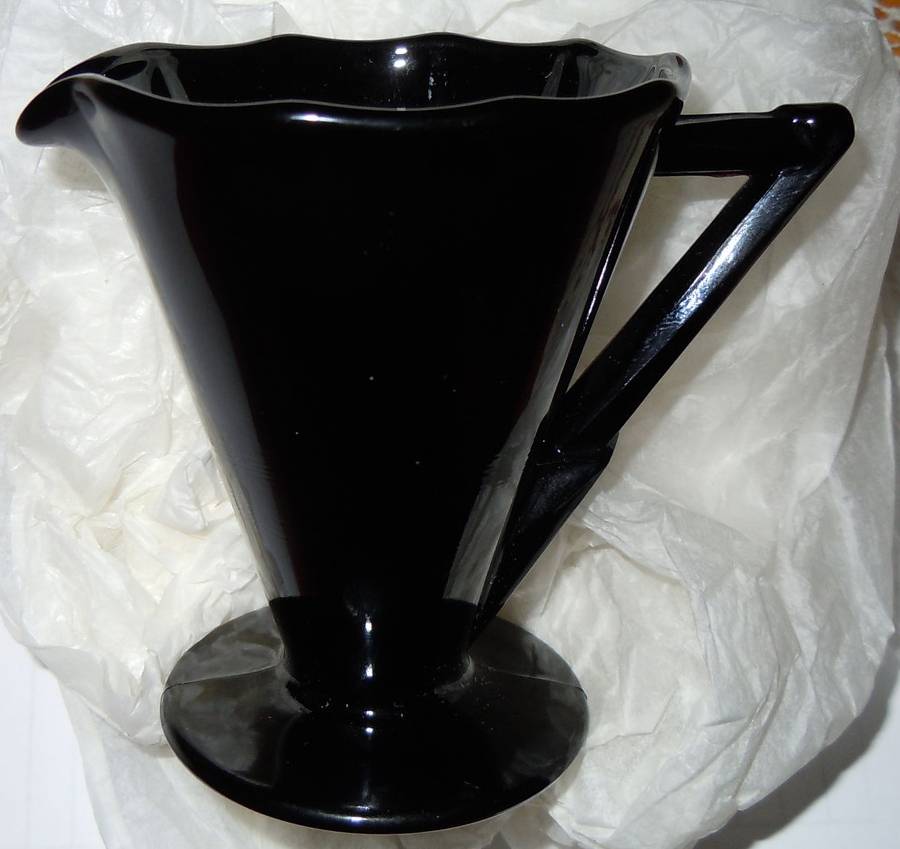 Decagon Ebony Individual Creamer by Cambridge-1