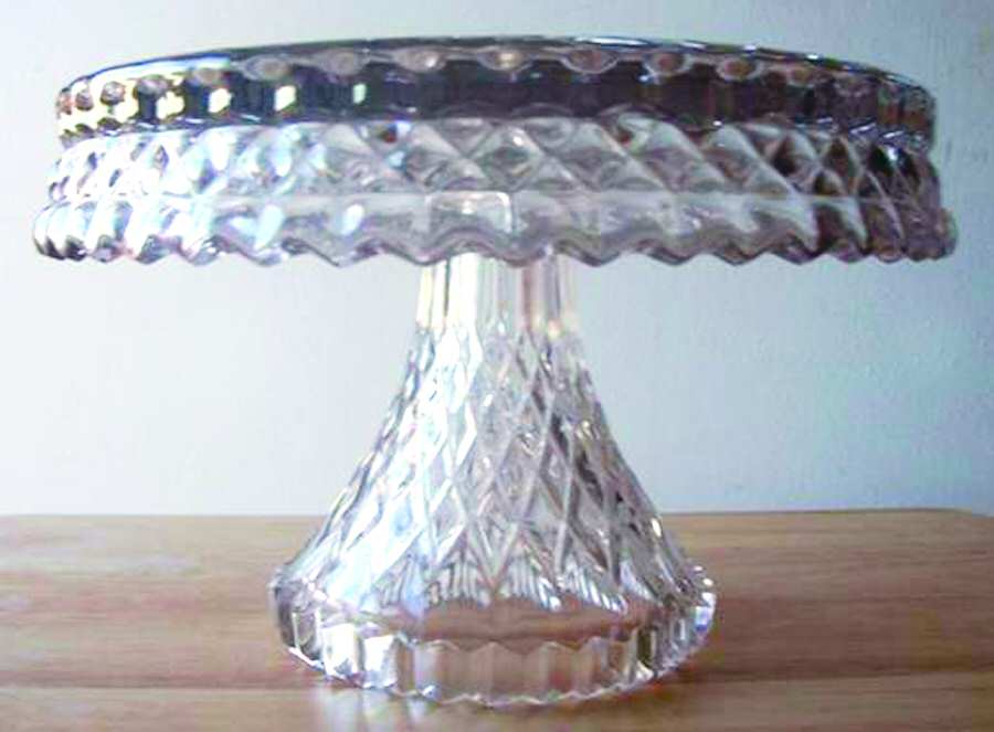 Virginian Round Cake Stand by Cambridge-1