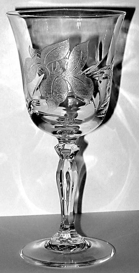 Villiers Magnolia Wine Glass by Cristal D'Arques - Durand-1