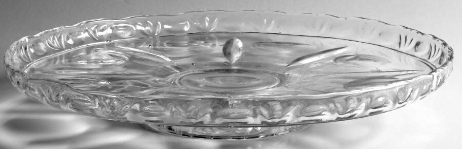 Classique-Clear Round Cake Stand by Colony-1