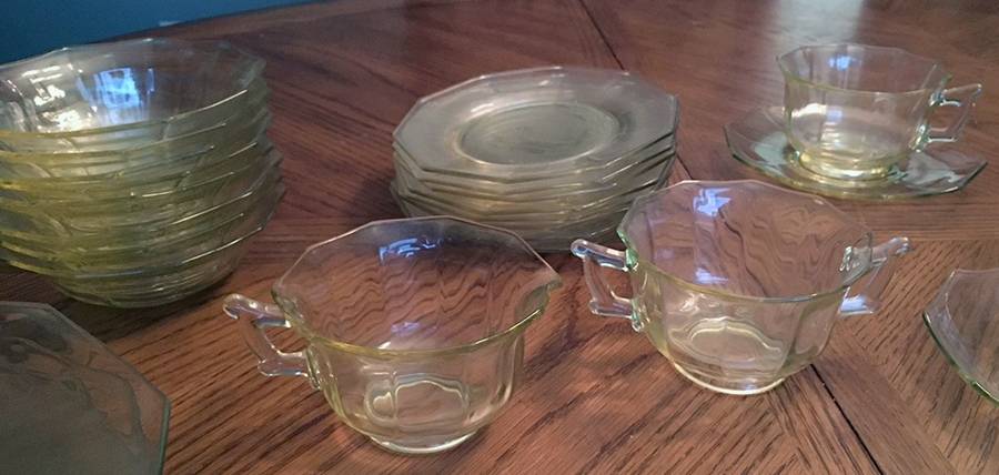 Decagon Yellow Individual Creamer by Cambridge-1