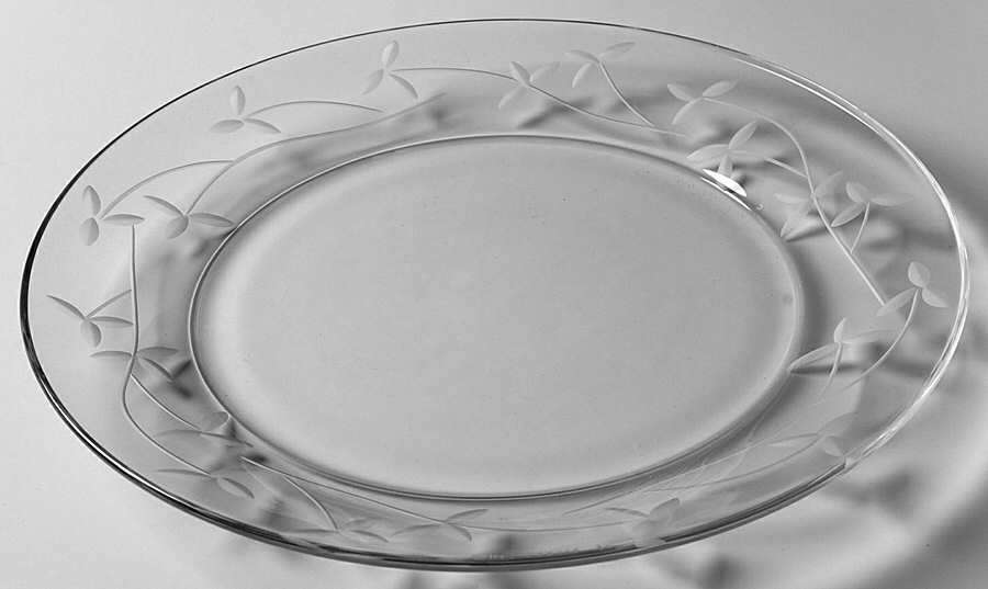 Eleana Dinner Plate by Cristal D'Arques - Durand-1