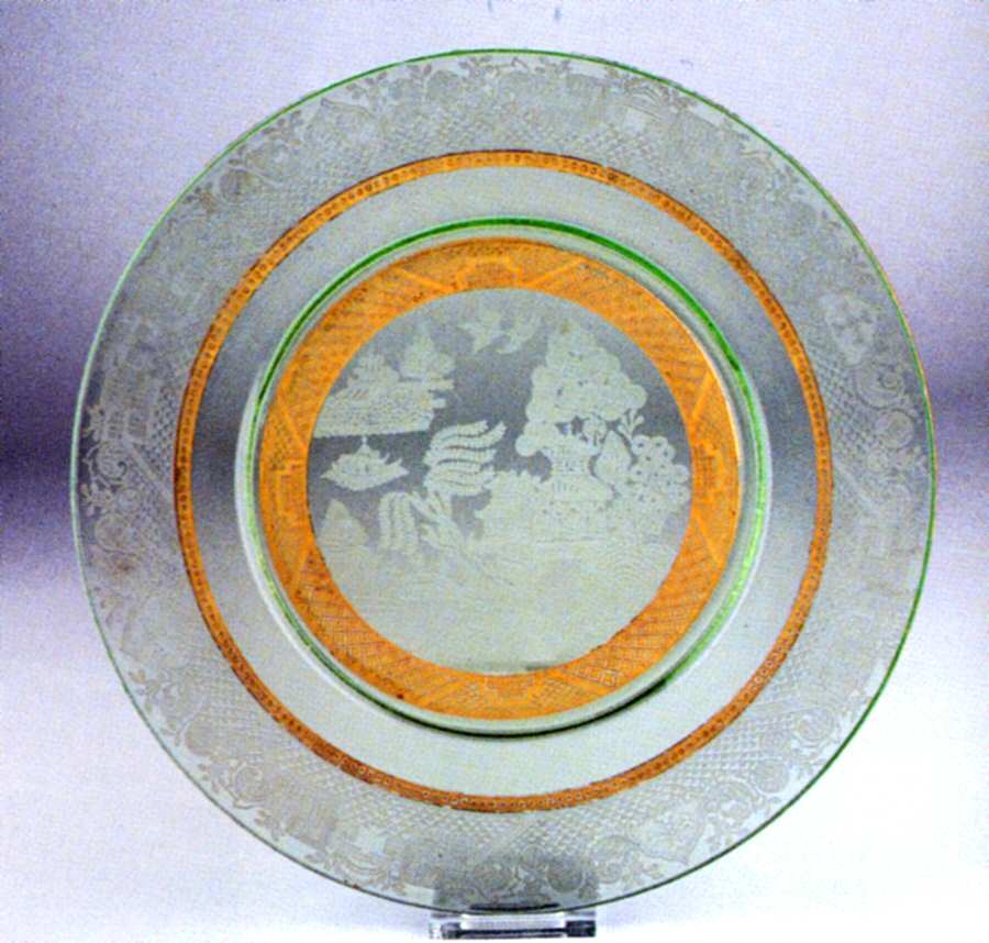 Willow Green (Gold Encrusted) Dinner Plate by Cambridge-1