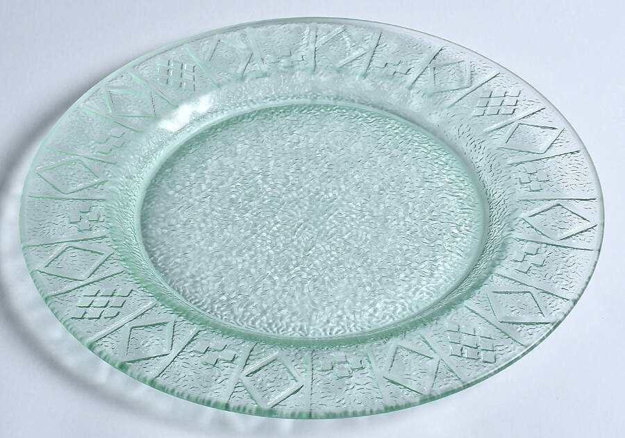 C6U1 Dinner Plate by Country Home-1