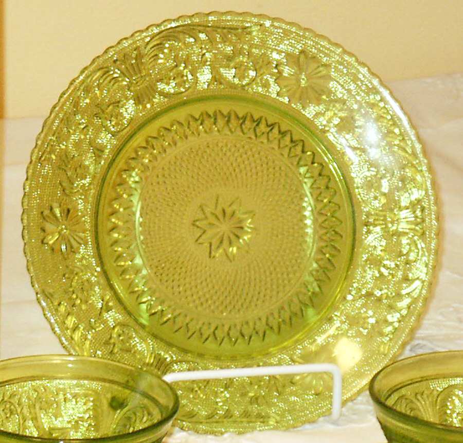 Sandwich Green (Lime Avocado) Luncheon Plate by Colony-1