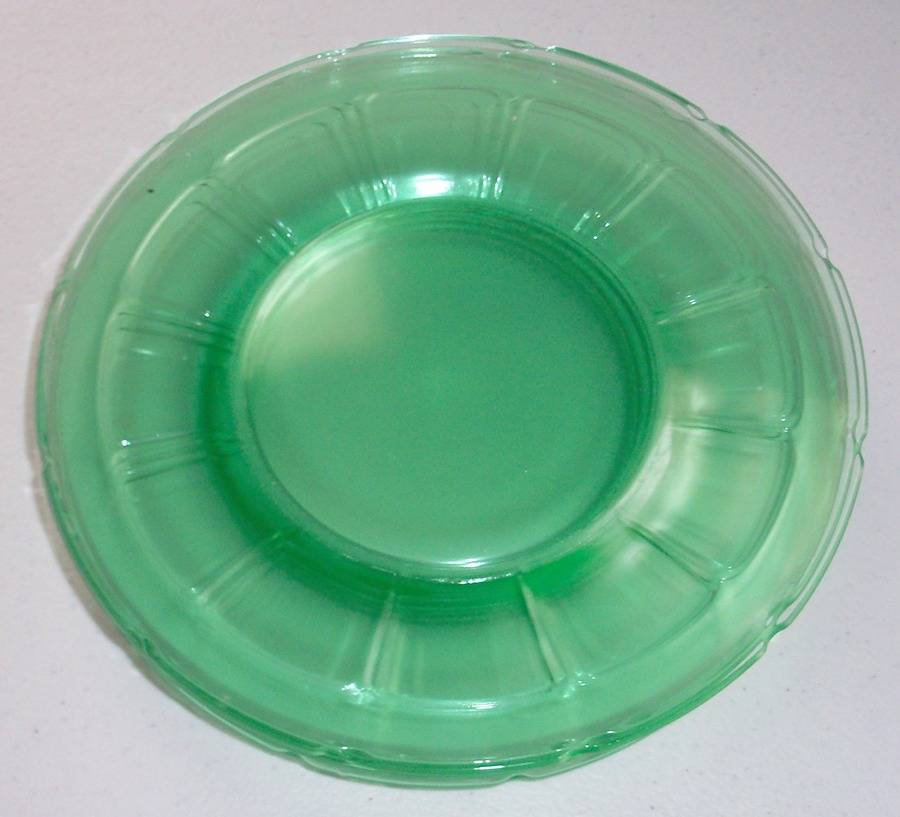Victory Green Dinner Plate by Diamond Glass Company-1
