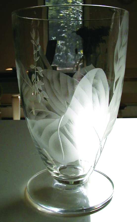 DTC11 Flower Vase by Dorothy Thorpe-1