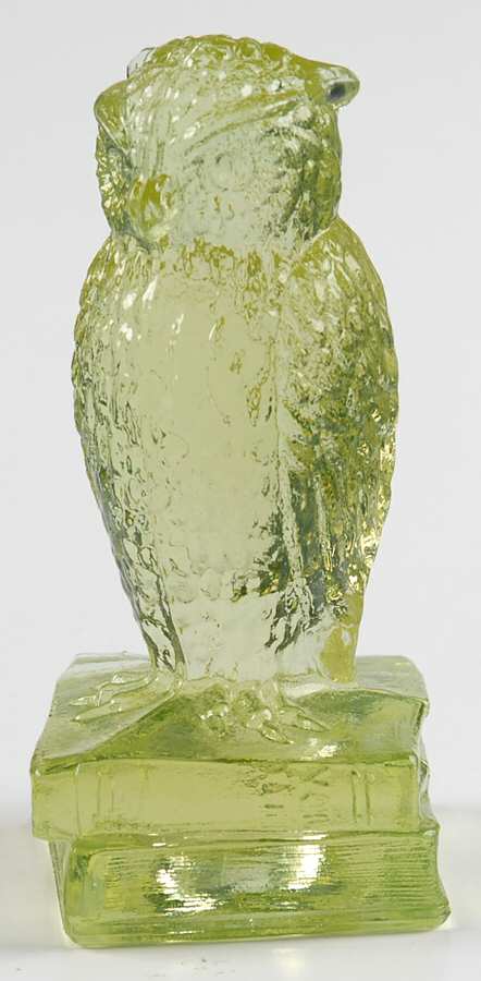 Animals & Figurines Owl on Books by Degenhart Glass Co-1