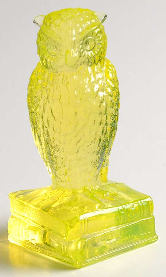 Animals & Figurines Owl on Books by Degenhart Glass Co-1