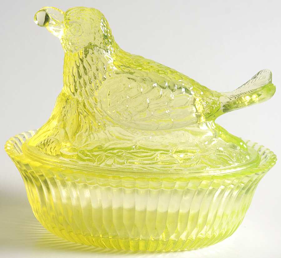 Animals & Figurines Robin on Nest by Degenhart Glass Co-1